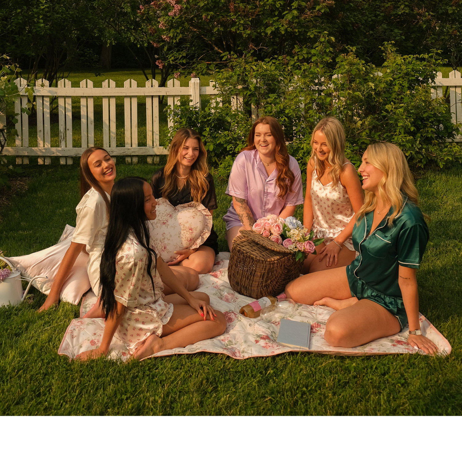 DES FEMMES EN PYJAMAS
