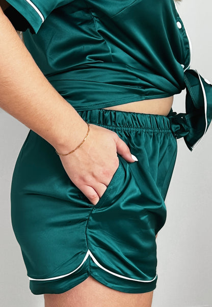 HOLLY COURT - ENSEMBLE